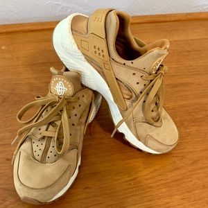 nike air huarache flax sail gum